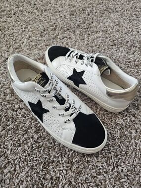 Vintage Havana White Sneakers with Black Star And Tongue and Gold Label
